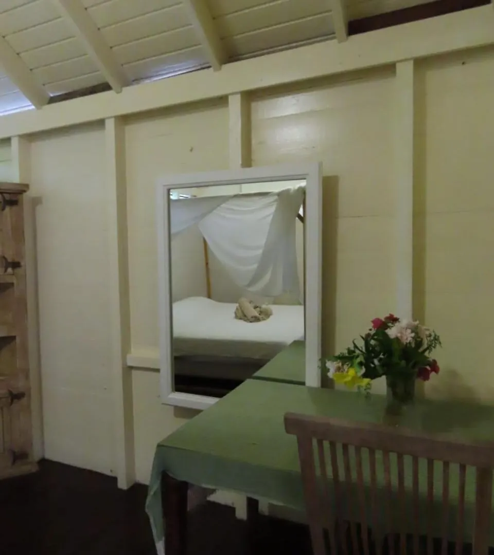 Akunamatata Guest House Куль-де-Сак