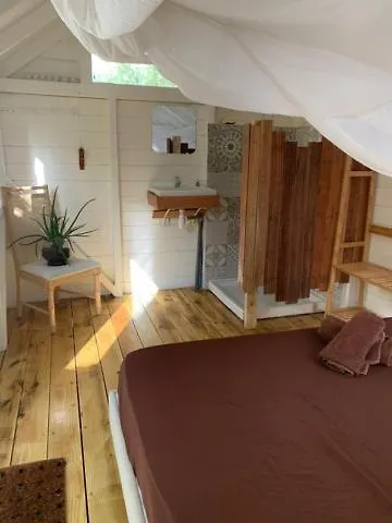 Akunamatata Guest House Cul De Sac elérhetőségei