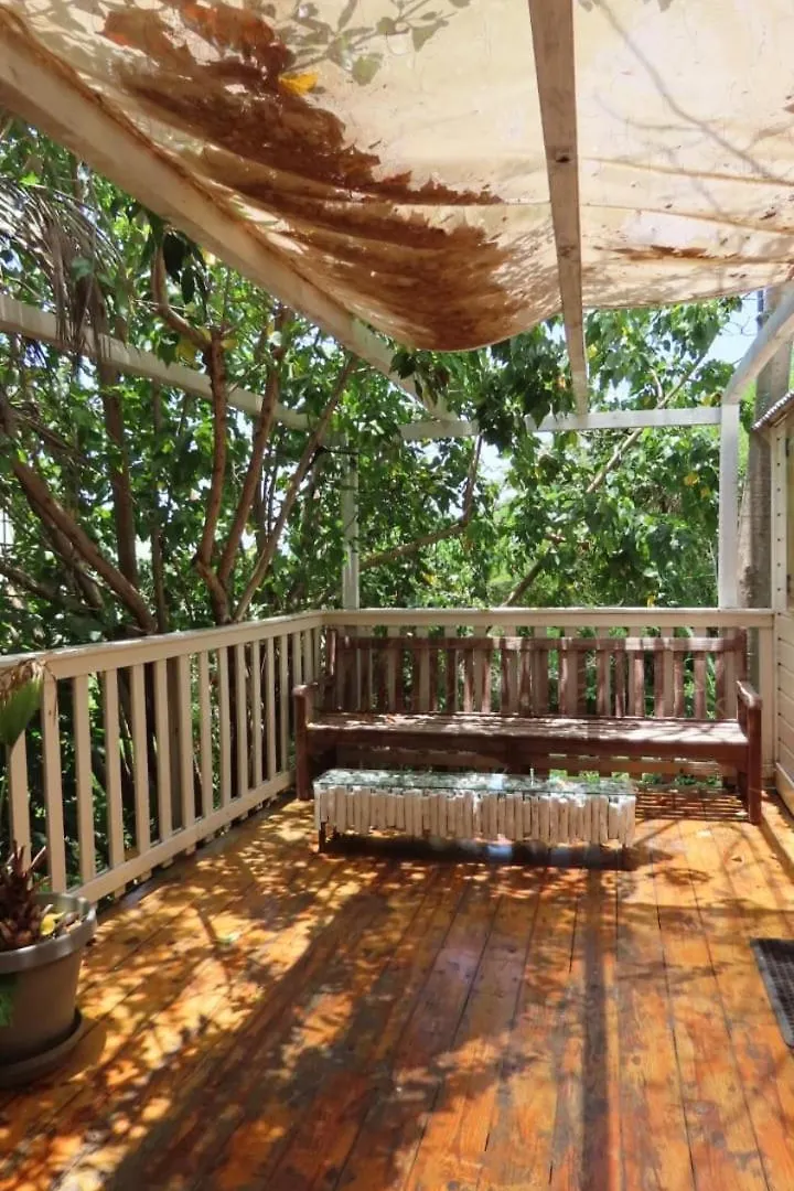 Akunamatata Guest House Cul De Sac